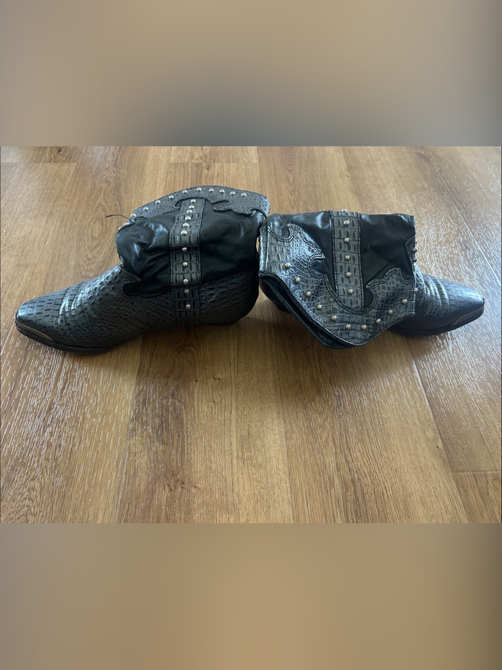 Zodiac Black Croc-Embossed Studded Pointed-Toe Boots Vintage 80s - Picture 2 of 5